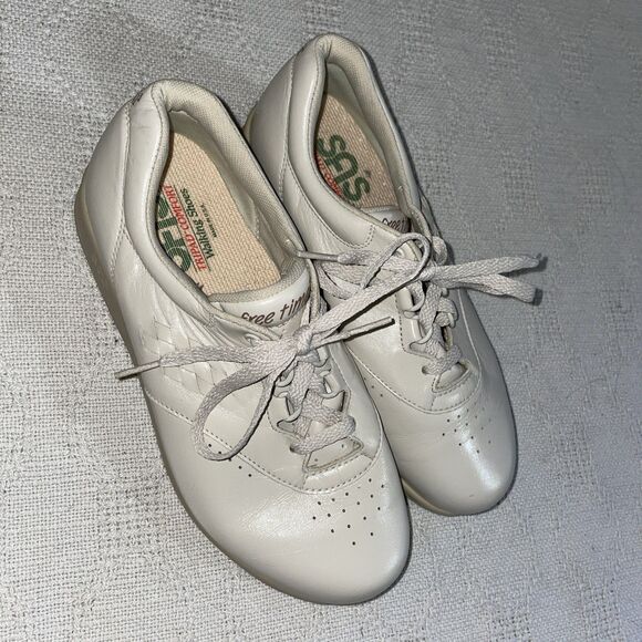 SAS Women’s Work Shoes Size 6.5 W Beige Leather Occupational Clinic Hospital - Picture 1 of 12